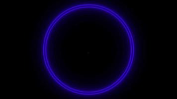 animazione colorata luce al neon forma geometrica per testo isolato su sfondo nero. video