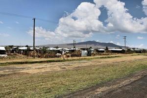 una vista del campo de kenia en el camino a kimilili foto