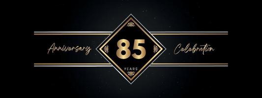 Color dorado de aniversario de 85 años con marco decorativo aislado en fondo negro para evento de celebración de aniversario, fiesta de cumpleaños, folleto, tarjeta de felicitación. diseño de plantilla de aniversario de 85 años vector