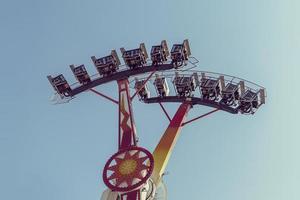 un kamikaze en un parque de atracciones foto