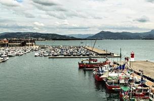 puerto de santona, cantabria, españa. imagen horizontal foto