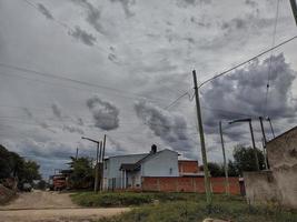 ciudad bajo tormenta foto