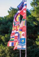 bandera hecha de muchas banderas foto