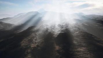 montañas áridas en afganistán en polvo video