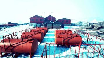 estação meteorológica no pico da montanha video