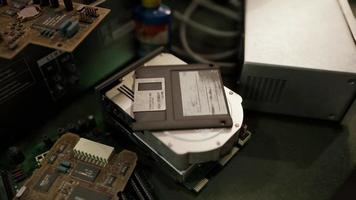 disquete e placa-mãe de computador antigo
