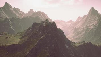 brouillard dans les montagnes de norvège video