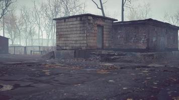vista de la ciudad de pripyat de la zona de exclusión cerca de la planta de energía nuclear de chernobyl