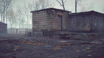 vista de la ciudad de pripyat de la zona de exclusión cerca de la planta de energía nuclear de chernobyl video