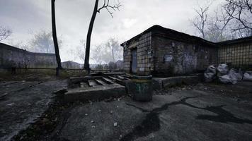 vista de la ciudad de pripyat de la zona de exclusión cerca de la planta de energía nuclear de chernobyl video