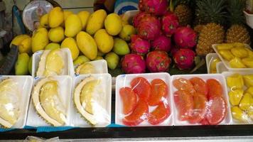 préparation de fruits frais de thaïlande video