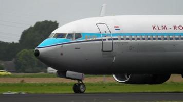 klm retro-lackierung boeing 737 landung video