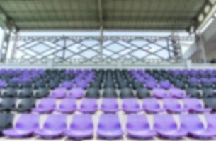 imagen borrosa asiento negro y morado en el estadio nadie copia espacio foto