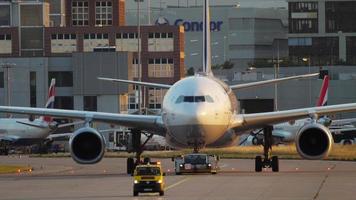 Airbus 330 towing to service video