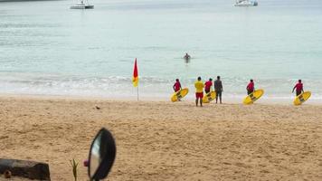 nai harn beach, südlich der insel phuket video