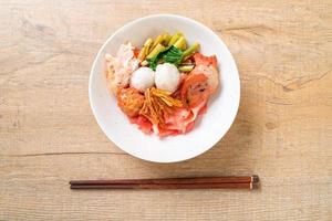 Yen-Ta-Four - Dry Thai Style Noodle with assorted tofu and fish ball in Red Soup photo