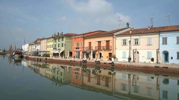 på kanalhamnen i cesenatico riviera romagnola italien video