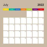 página de calendario para julio de 2022, planificador de paredes con diseño colorido. la semana comienza el lunes. vector