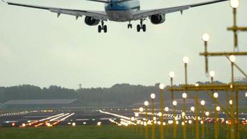 klm boeing 737 landing video