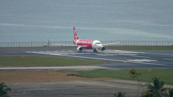 vliegtuig voor vertrek uit Phuket video