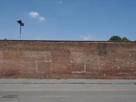 red brick wall background photo