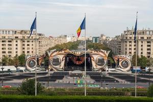 vista desde el palacio del edificio del pueblo en bucarest rumania el 21 de septiembre de 2018. personas no identificadas foto