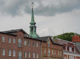 la ciudad de kappeln en el río schlei foto