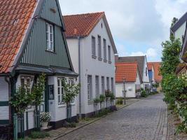 ciudad de schleswig con el pueblo de holm foto