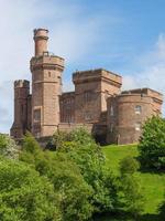 la ciudad de inverness y las tierras altas escocesas foto