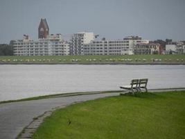 la ciudad de cuxhaven en el mar del norte en alemania foto