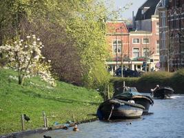 la ciudad de haarlem en los países bajos foto