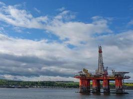 la ciudad de inverness y las tierras altas escocesas foto