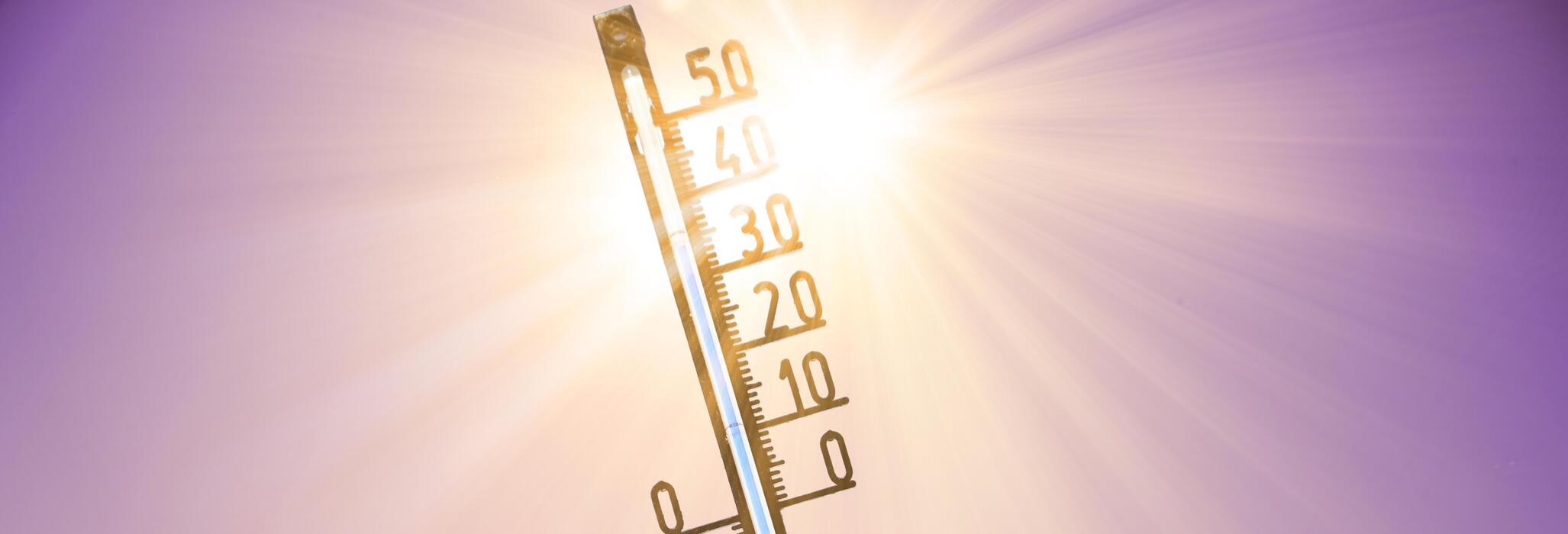 Exploding Thermometer Stock Photos, Images and Backgrounds for Free ...