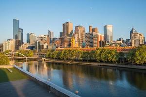 ciudad de melbourne en el amanecer de la mañana, estado de victoria, australia. Melbourne es una de las ciudades más habitables del mundo. foto