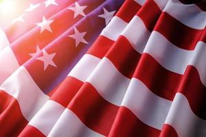 bandera estados unidos america. día de la independencia y día conmemorativo. estrellas y rayas. con luz solar. foto