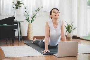 concepto de fitness en casa foto