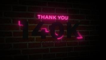 obrigado 140k seguidores sinal de brilho de néon realista na animação da parede de tijolos video