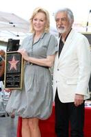 los angeles - 25 de abril jean smart, joe mantegna en la ceremonia de jean smart en el paseo de la fama de hollywood el 25 de abril de 2022 en los angeles, ca foto