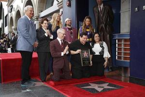 los angeles 9 de enero - nancy o dell, burt ward, kevin smith, maria menounos en la ceremonia estelar de burt ward en el paseo de la fama de hollywood el 9 de enero de 2020 en los angeles, ca foto