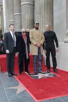 los angeles 19 de noviembre - jimmy kimmel, quincy jones, snoop dogg, dr dre en la ceremonia estelar de snoop dogg en el paseo de la fama de hollywood el 19 de noviembre de 2018 en los angeles, ca foto