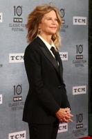 los angeles 11 de abril - meg ryan en la gala del festival de cine clásico tcm 2019 proyección del 30 aniversario de cuando harry conoció a sally en el teatro chino tcl imax el 11 de abril de 2019 en los angeles, ca foto