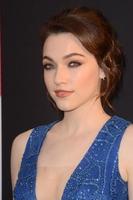 los angeles 12 de abril - violett beane en el estreno de verdad o reto de blumhouses en cinerama dome el 12 de abril de 2018 en los angeles, ca foto