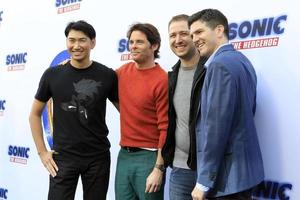 los angeles 25 de enero - haruki satomi, james marsden, toby ascher, jeff fowler en el evento del día de la familia sonic the hedgehog en el teatro paramount el 25 de enero de 2020 en los angeles, ca foto