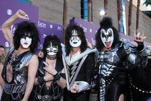 las vegas 1 de abril - kiss llega a los premios de la academia de música country 2012 en mgm grand garden arena el 1 de abril de 2010 en las vegas, nv foto