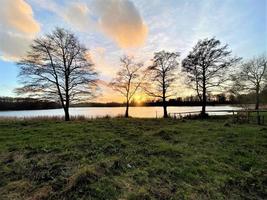 una vista de hanmer mere en el norte de gales foto