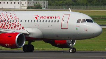 airbus a319 rossiya taxiën voor vertrek video