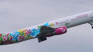 boeing 757 du départ des compagnies aériennes du dimanche video