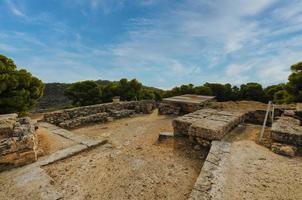 el templo de aphaia dedicado a la diosa aphaia en la isla griega de aigina foto