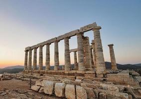 famoso templo griego poseidón, cabo sounion en grecia foto