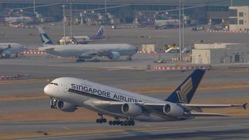 Singapore Airlines Airbus A380 departure from Hong Kong video